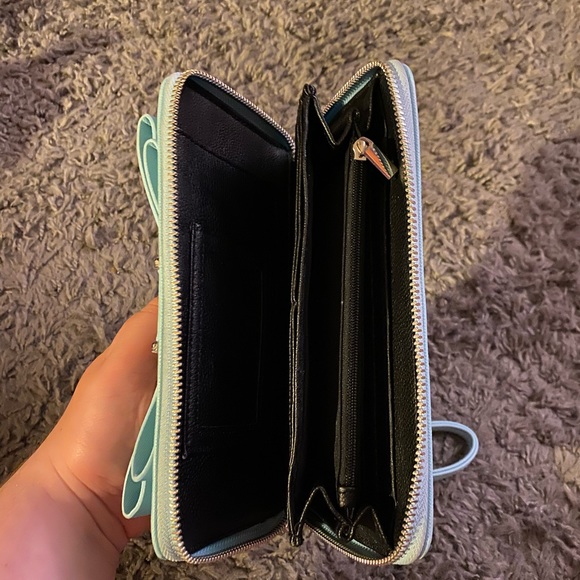 Light Blue Betsey Johnson Wallet! - Picture 2 of 2